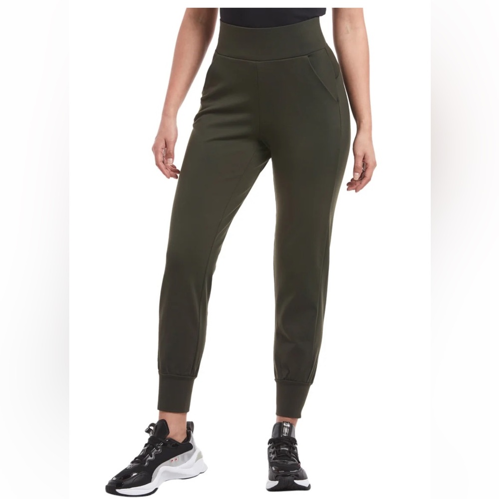 PUBLIC REC WOMEN'S‎ DAY JOGGER & LUXE FLEECE JOGGER In Olive Green Size 28/30